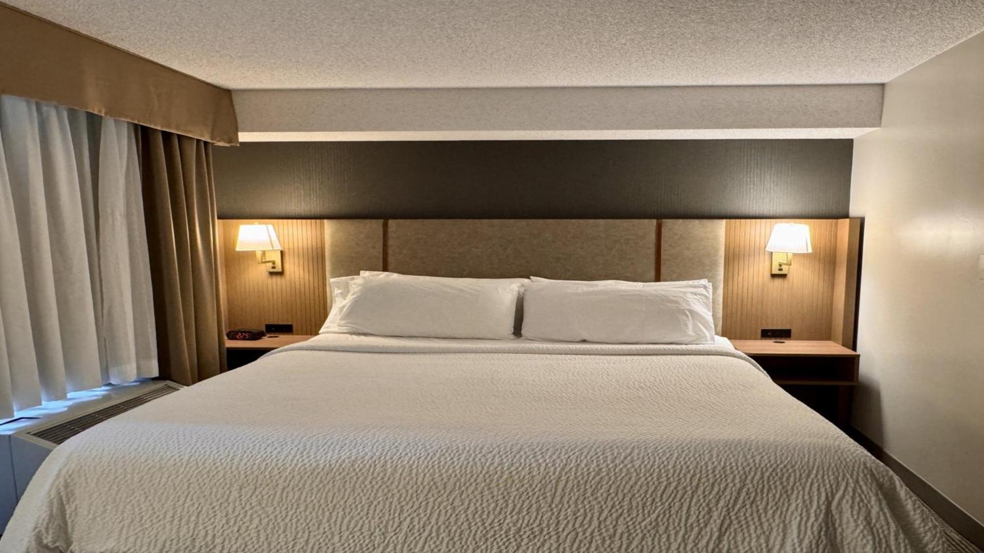 Holiday Inn Hotel & Suites London By Ihg Экстерьер фото