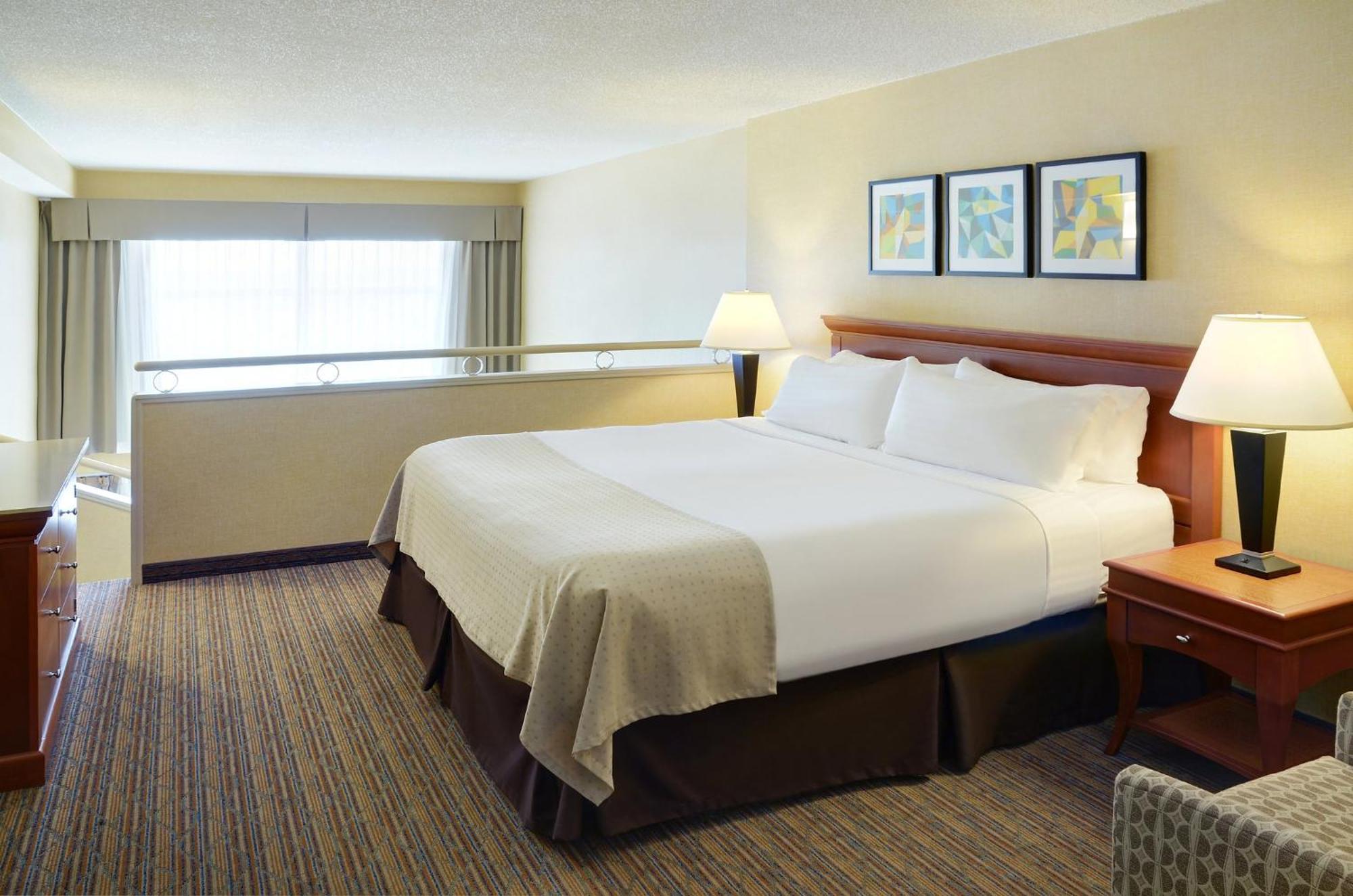 Holiday Inn Hotel & Suites London By Ihg Экстерьер фото